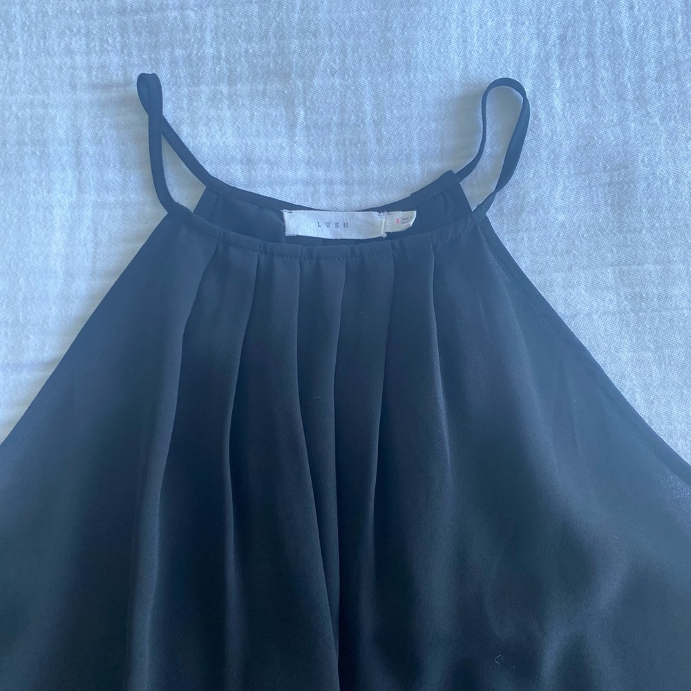LUSH sleeveless blouse